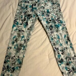 Lululemon align HR crop 23” Floral Print with pockets